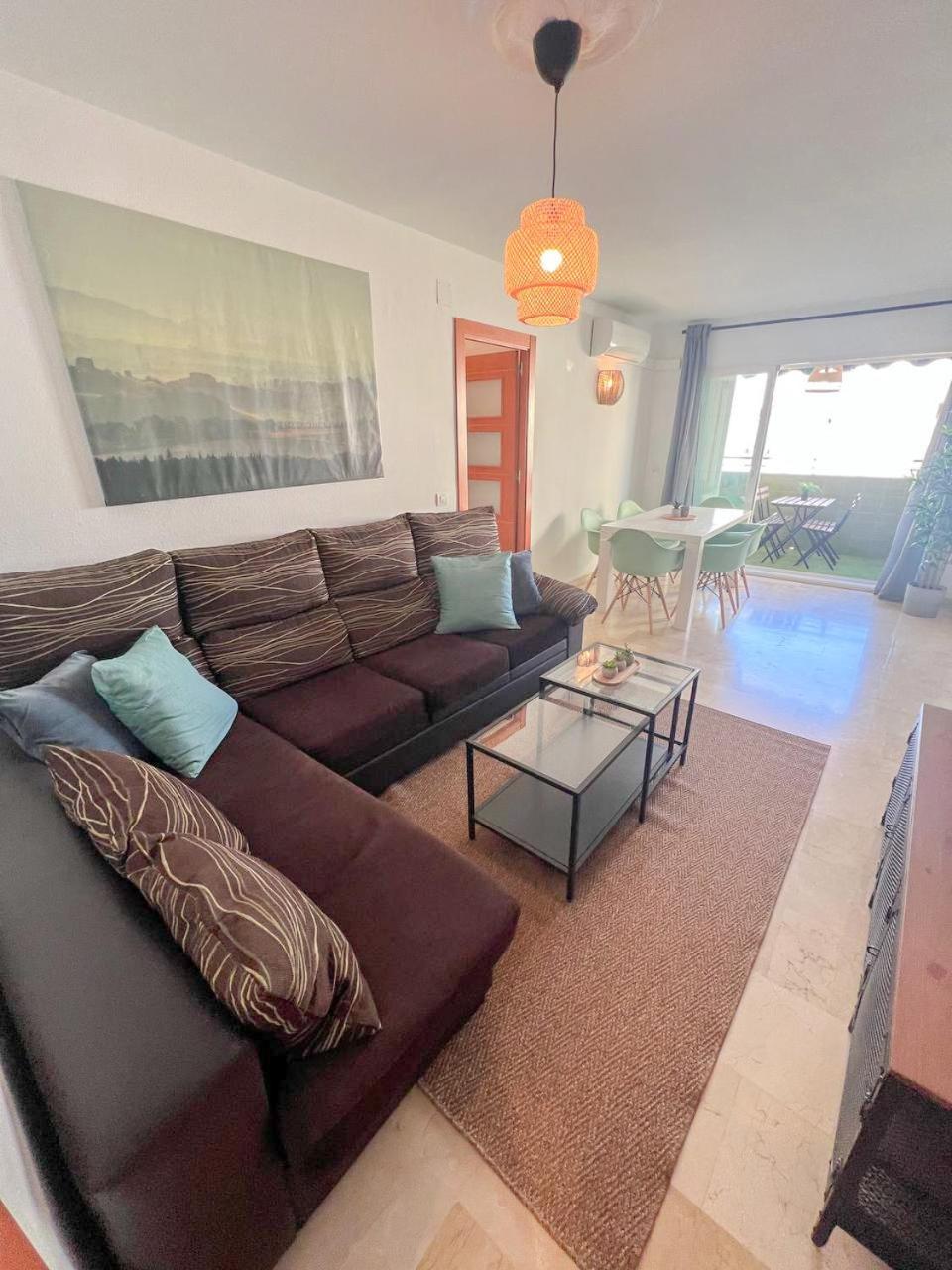 Large & Cozy Centrally Apartment Торемолинос Екстериор снимка