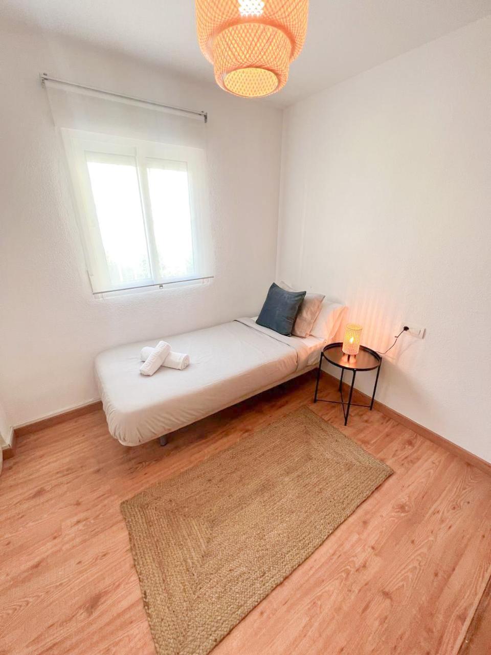 Large & Cozy Centrally Apartment Торемолинос Екстериор снимка