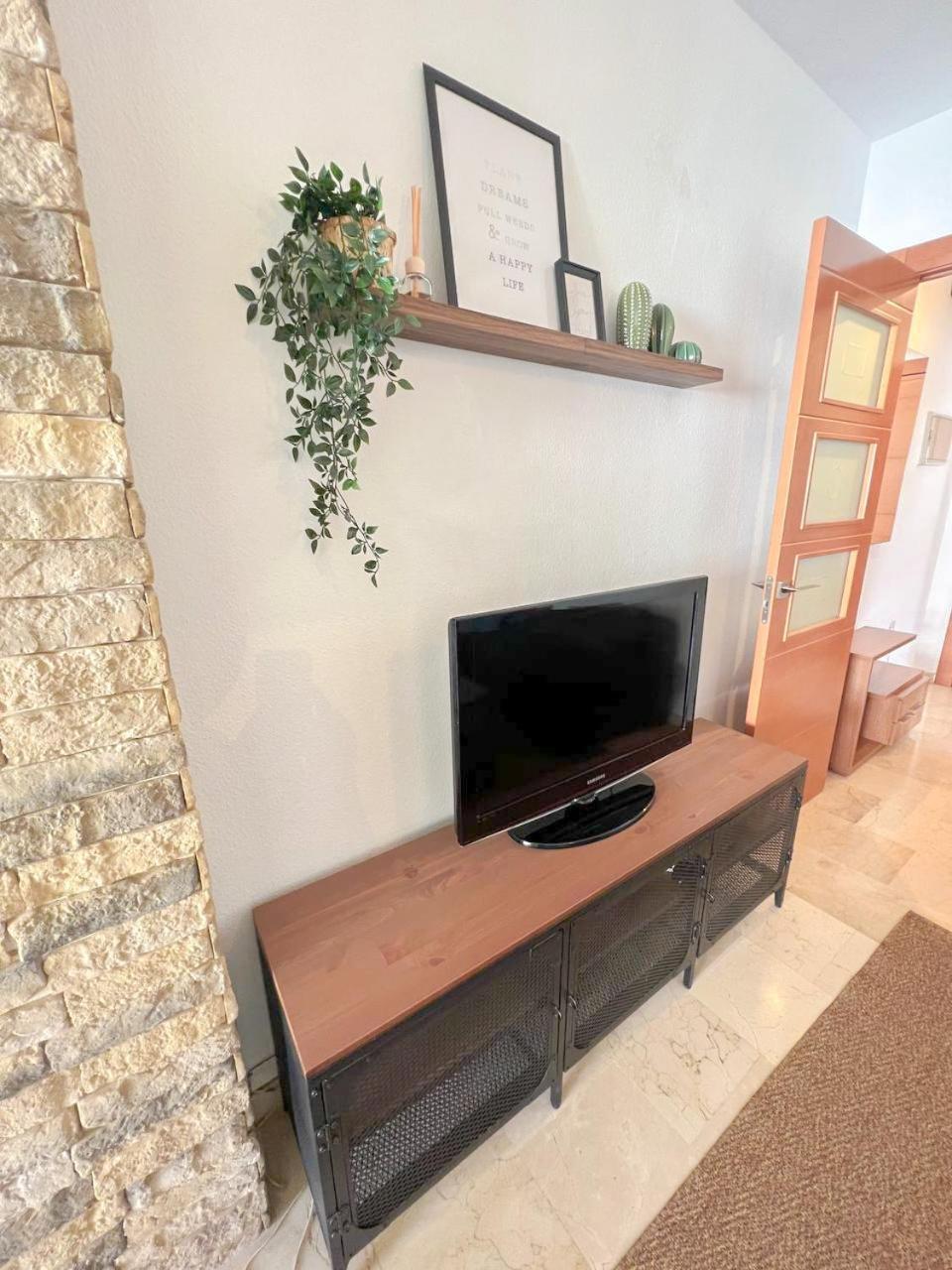 Large & Cozy Centrally Apartment Торемолинос Екстериор снимка