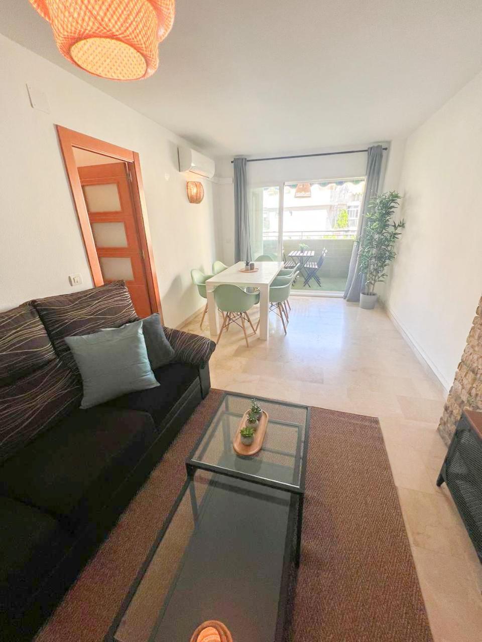 Large & Cozy Centrally Apartment Торемолинос Екстериор снимка