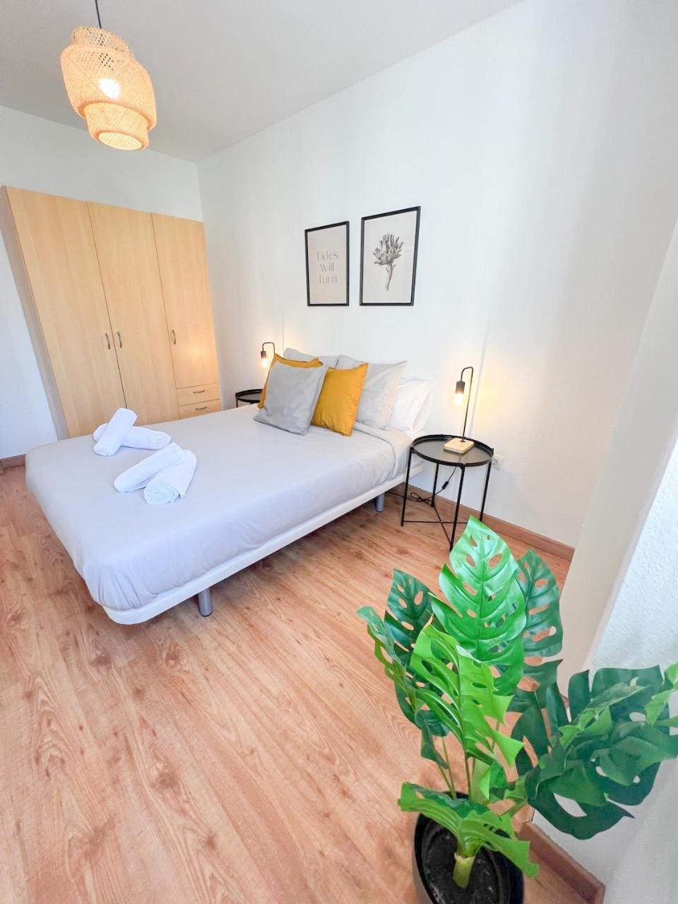 Large & Cozy Centrally Apartment Торемолинос Екстериор снимка