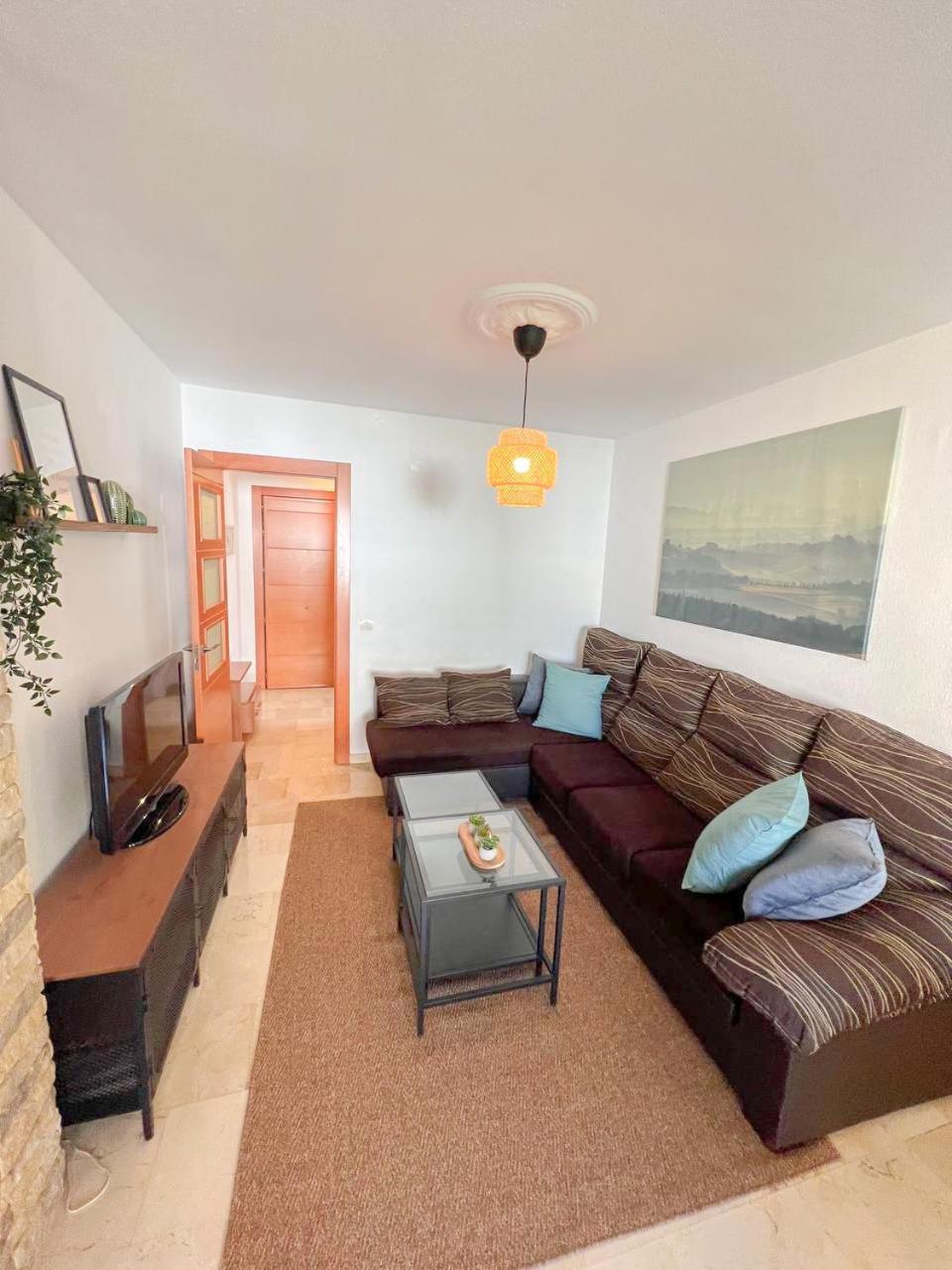 Large & Cozy Centrally Apartment Торемолинос Екстериор снимка