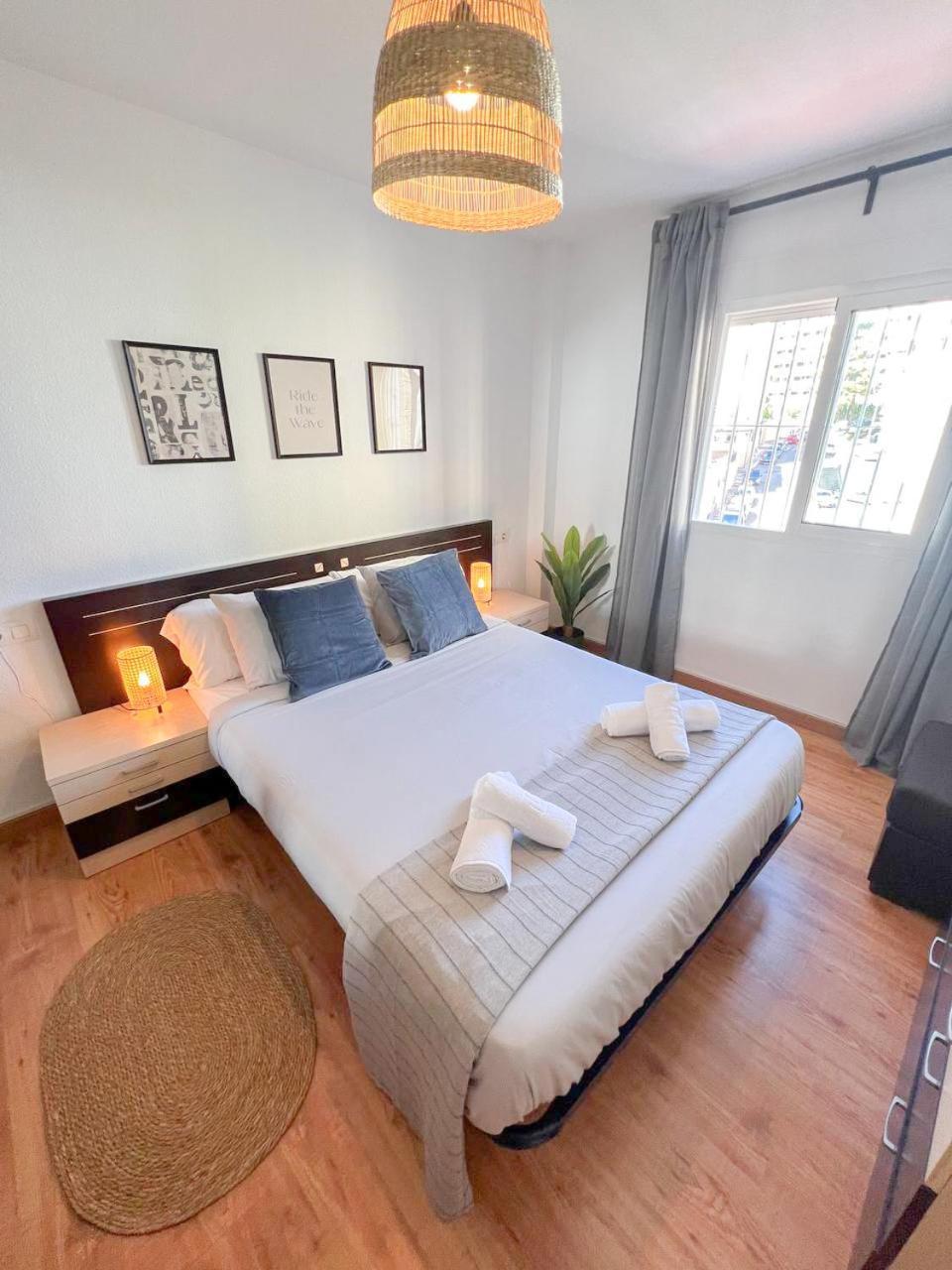 Large & Cozy Centrally Apartment Торемолинос Екстериор снимка