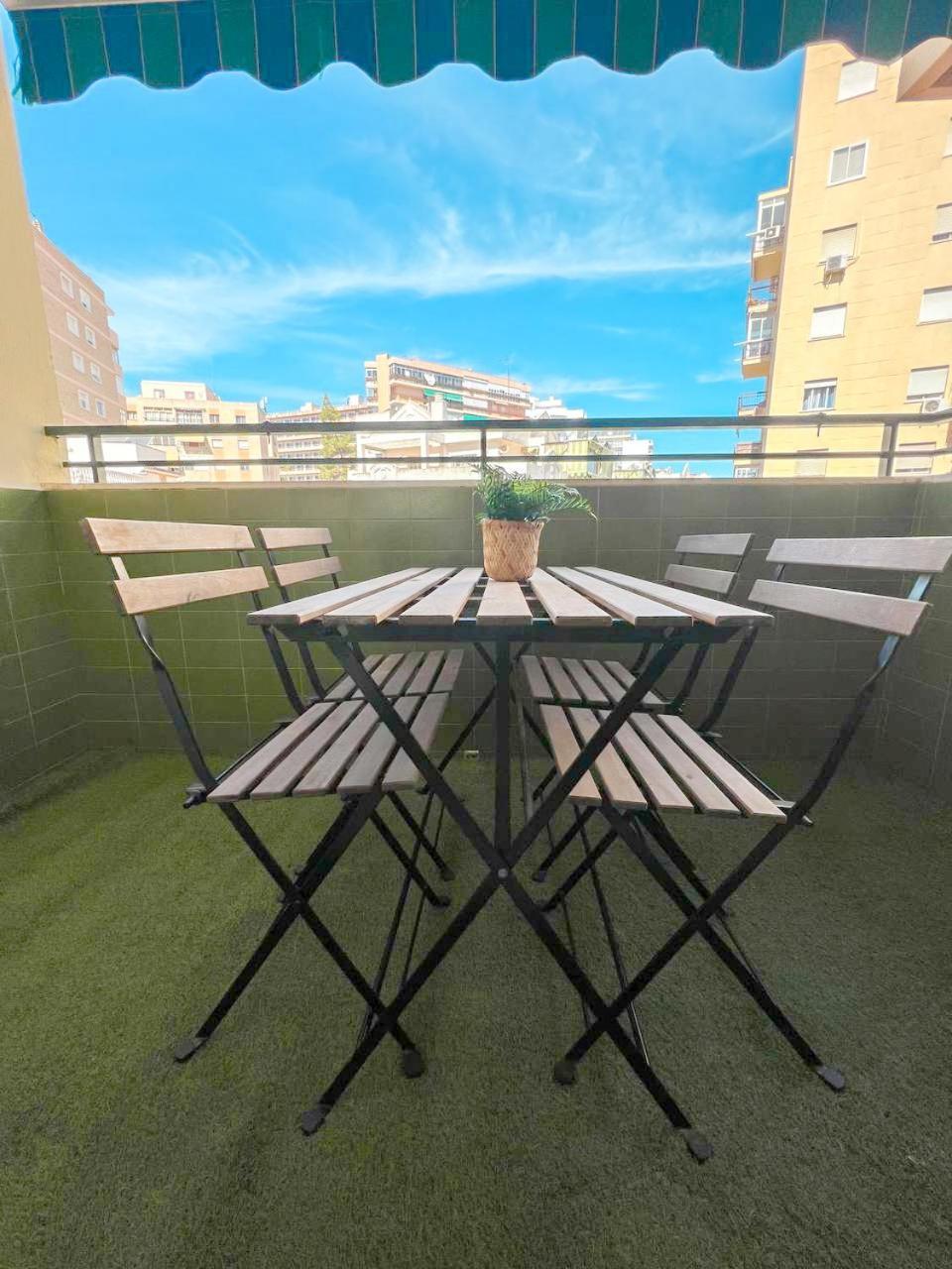 Large & Cozy Centrally Apartment Торемолинос Екстериор снимка